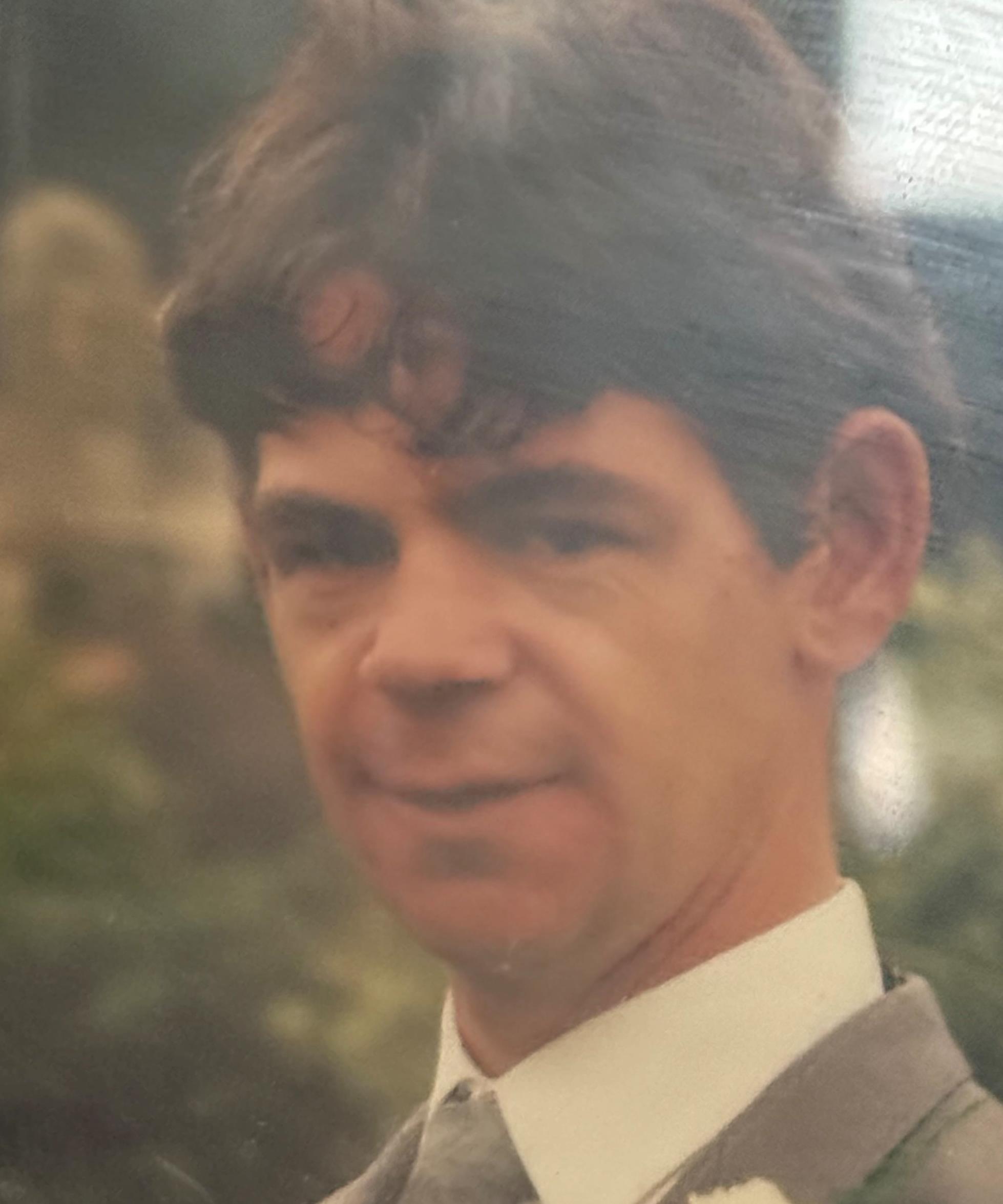 Philip Elliott official source photo